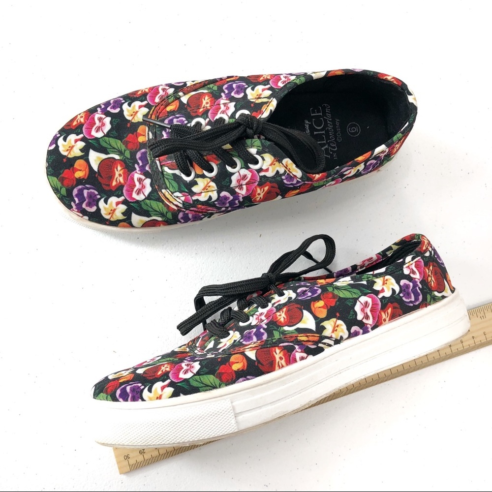 Disney Alice in Wonderland sneakers size 6 - Picture 1 of 8